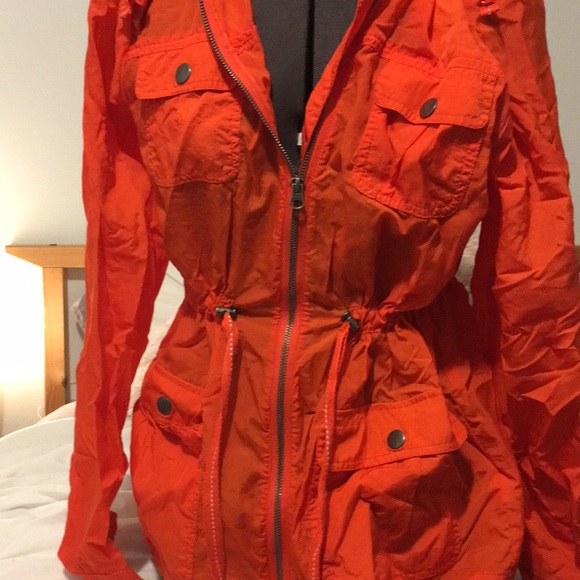 Orange rain coat - Picture 1 of 2